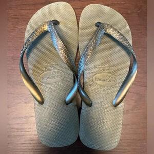 Havaianas flip flops sandals. Size 9. Women’s.